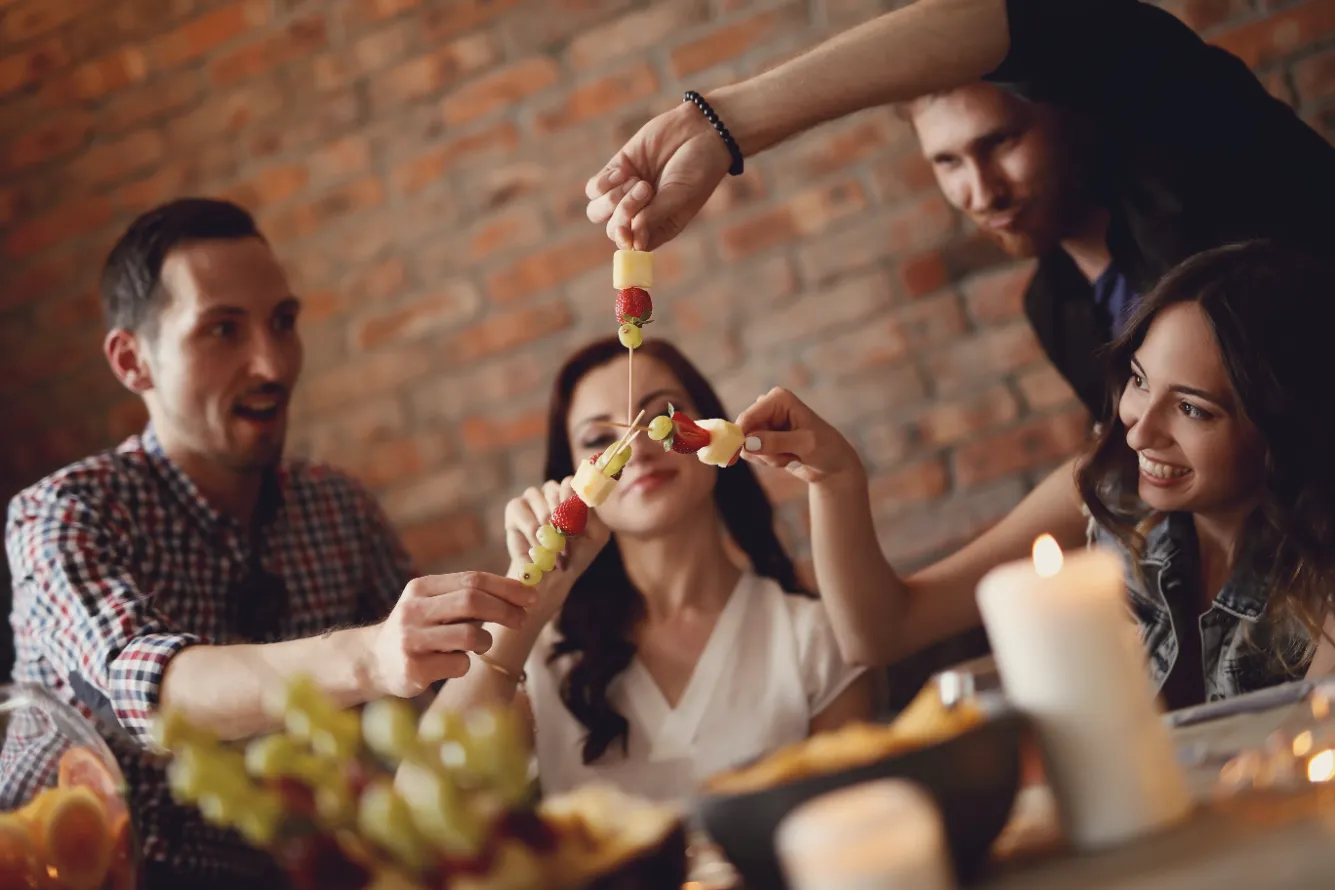 prijatelji na zabavi