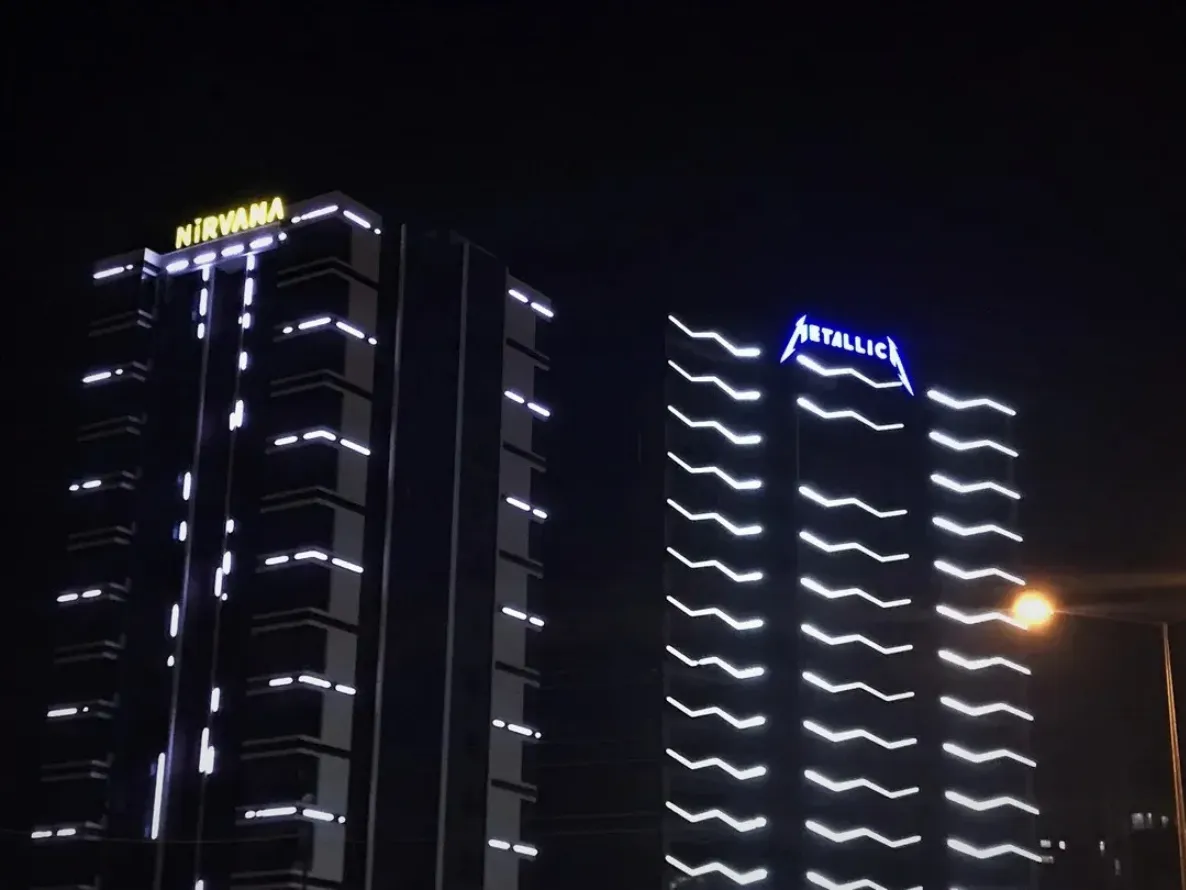 nirvana-and-metallica-apartment-from-mersin-turkiye-reddit-ezgif