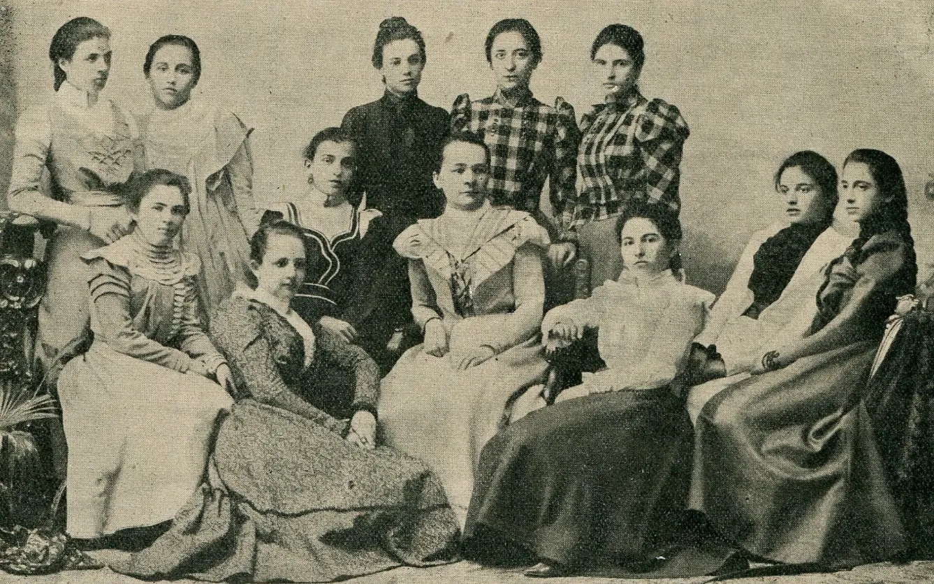 Učenice Više ženke škole