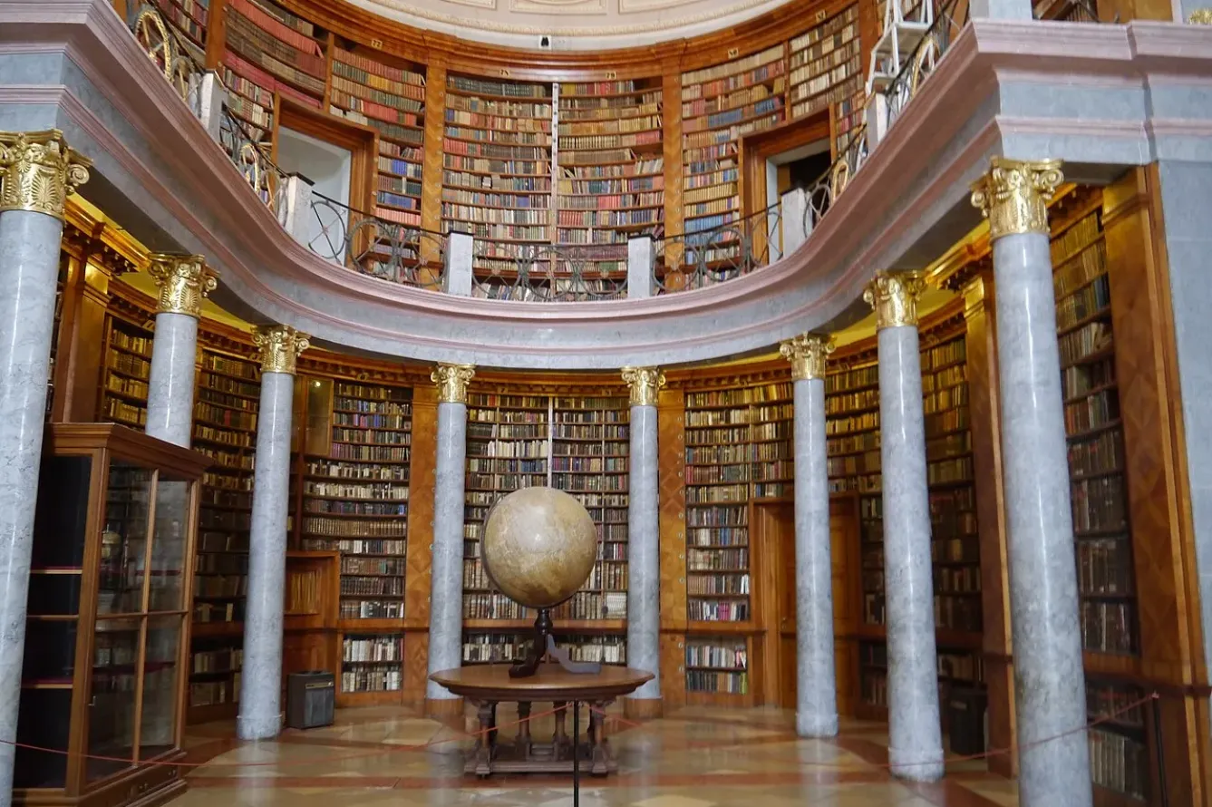 Pannonhalma_Erzabtei_Pannonhalma_Bibliothek_08