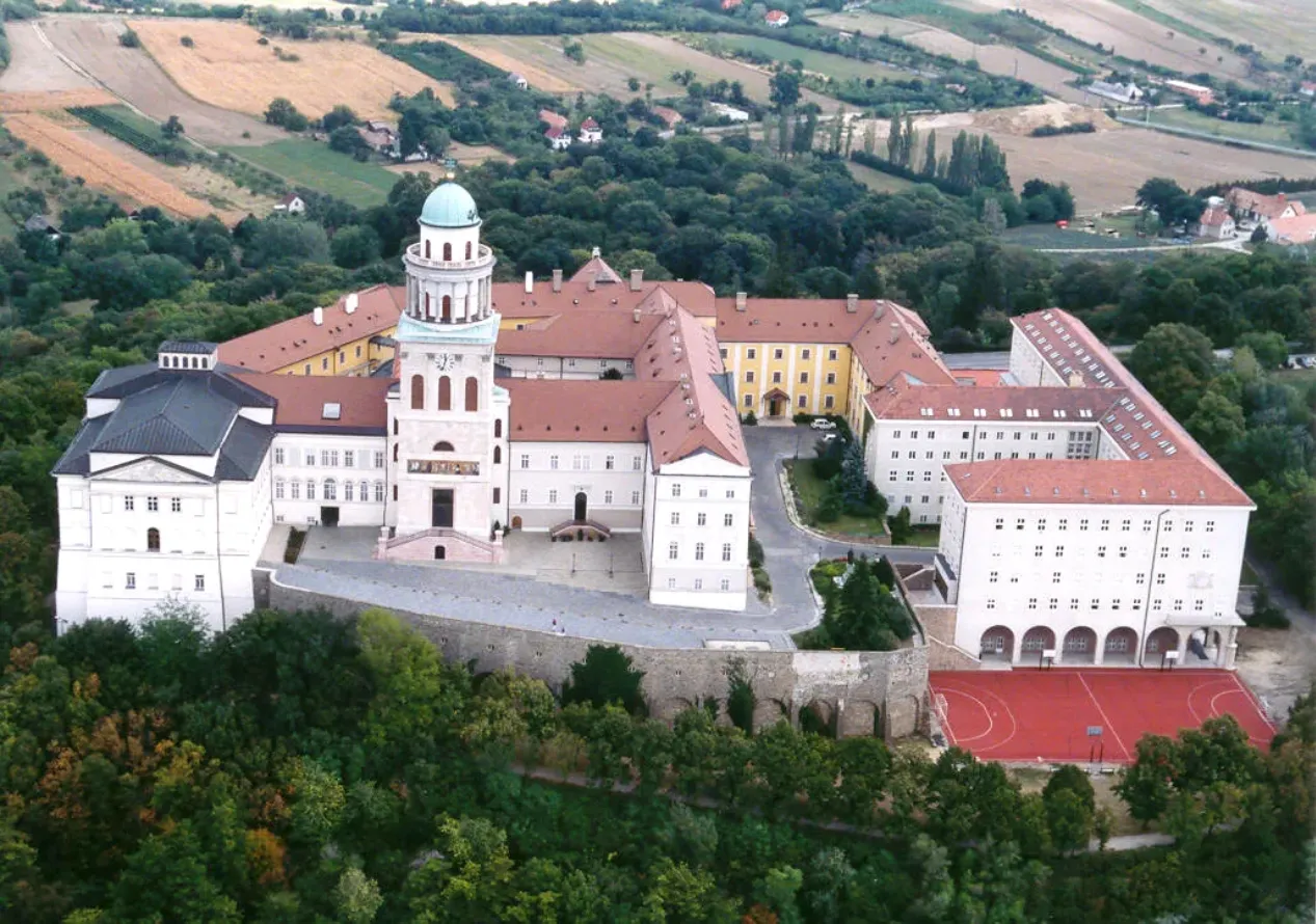 Manastir Panonhalma