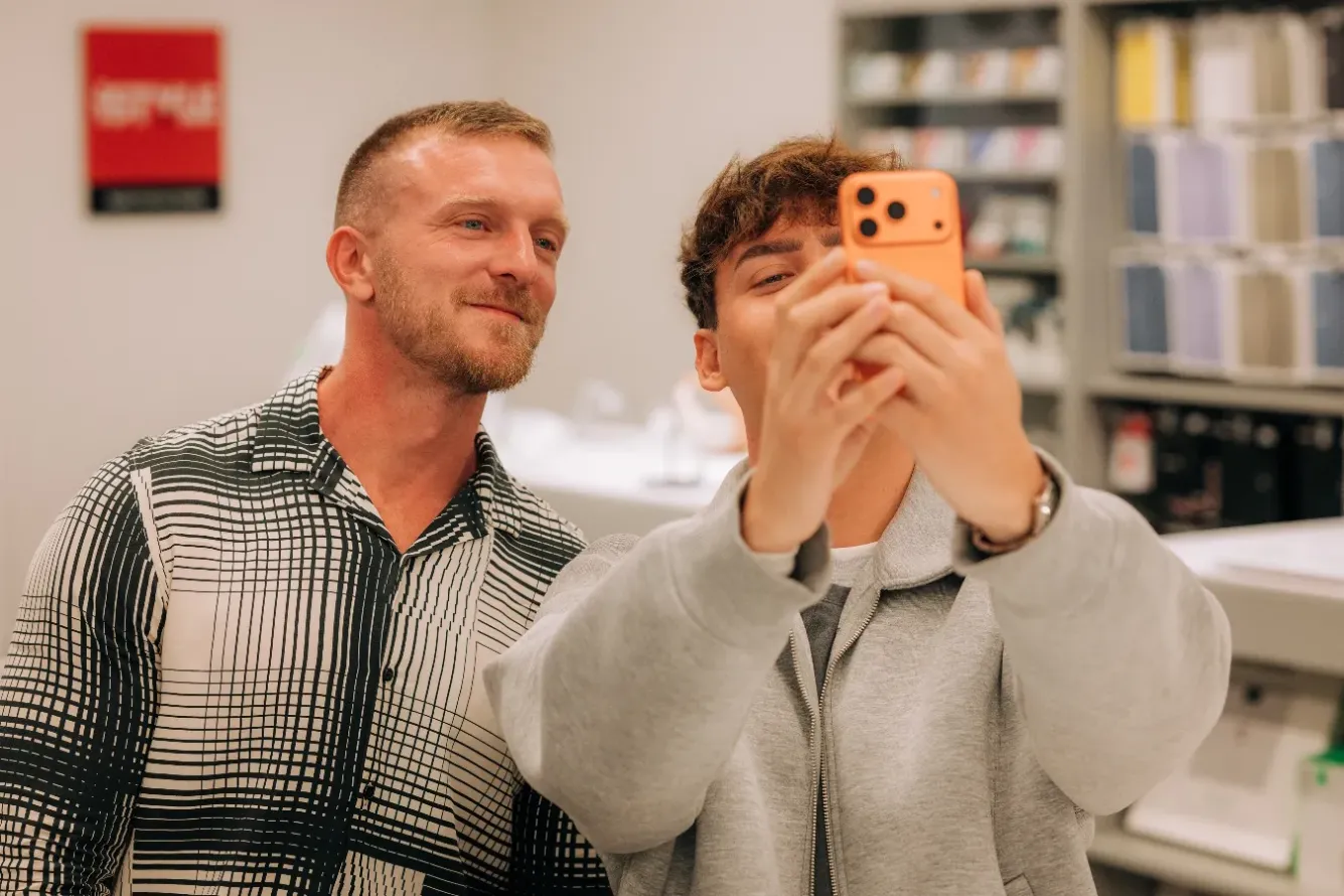 iPhone premijera u Srbiji, Novica Vuković, Vladimir Gašić