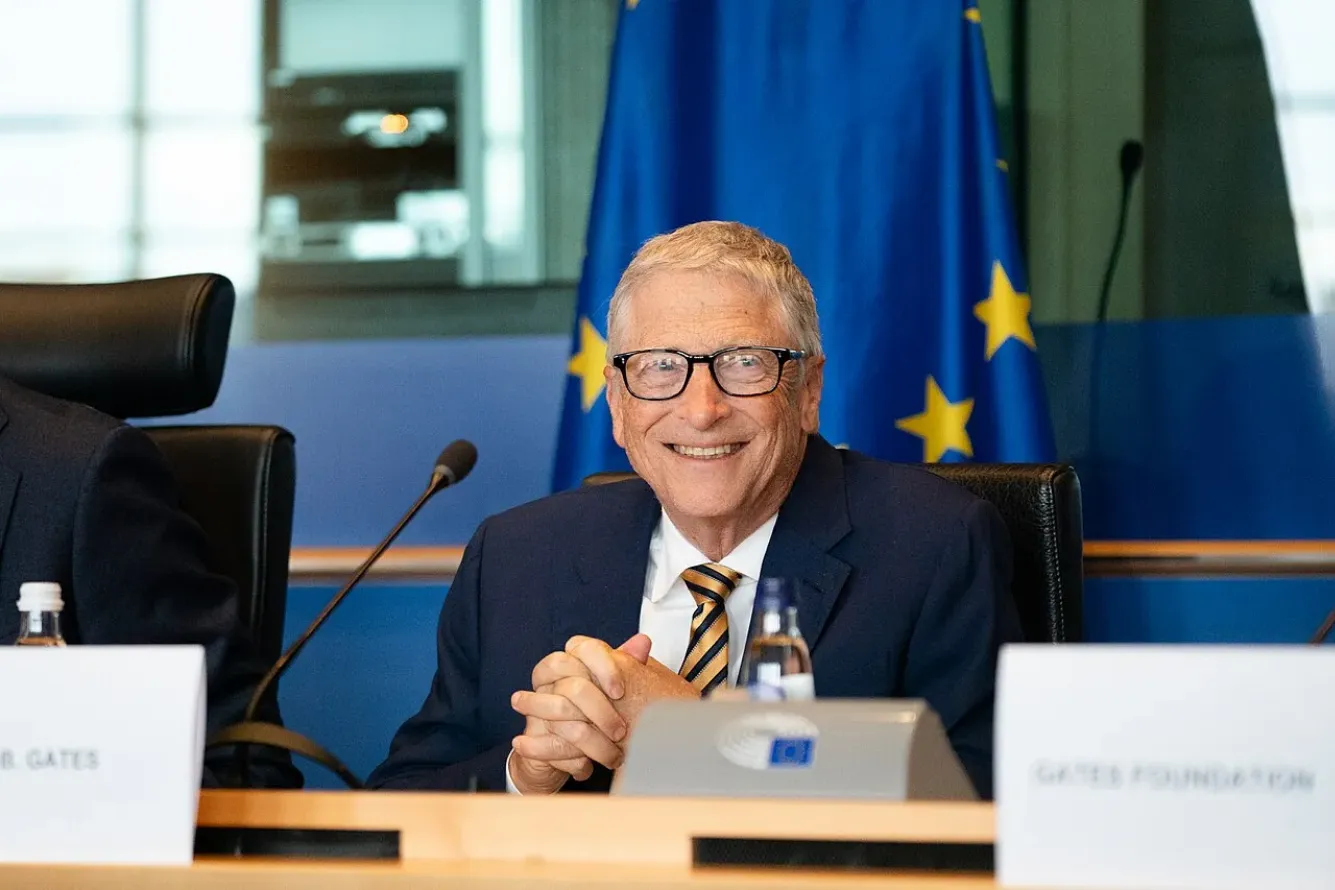 Exchange_of_views_with_Bill_Gates,_Chair_of_the_Gates_Foundation_(54639626735)