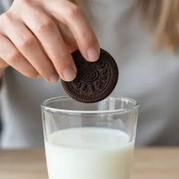 freepik__the-style-is-candid-image-photography-with-natural__18719