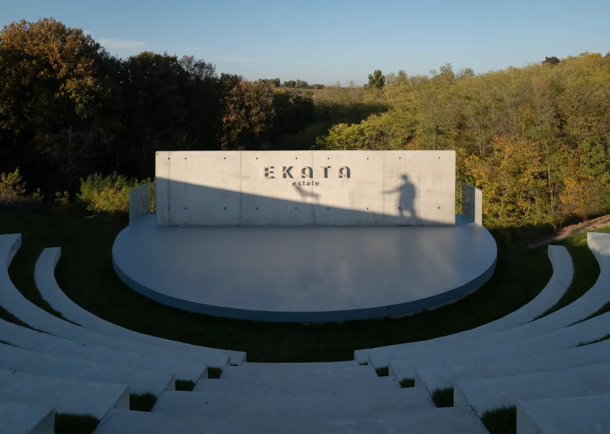 Ekata Amfiteatar. Foto Ilya Ivanov